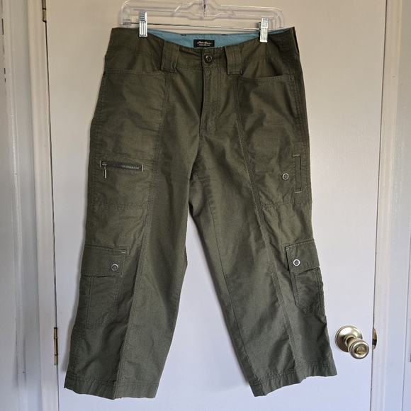 Eddie Bauer Mercer Fit Capri's Green Cargo Women's 8 - Picture 1 of 10